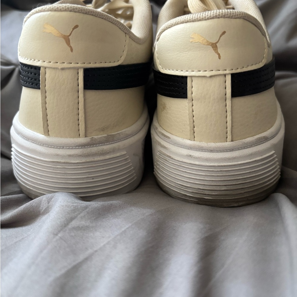 Puma Cream and Black Sneakers - Picture 3 of 6